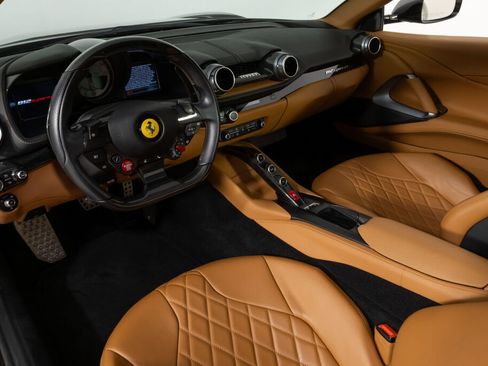 Used 2019 Ferrari 812 Superfast RWD image 36