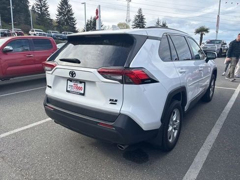 Used 2019 Toyota RAV4 XLE w/ All Weather Liner Package image 5