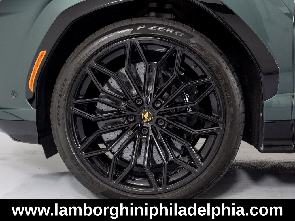 Used 2025 Lamborghini Urus SE AWD/4WD image 9