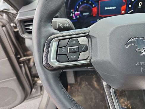 Used 2025 Ford Mustang Coupe RWD image 13