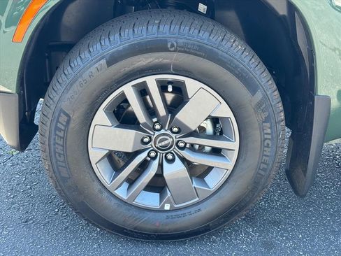 Used 2026 Nissan Frontier SV RWD image 9