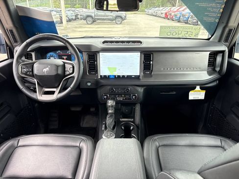 Certified 2025 Ford Bronco Badlands AWD/4WD image 8