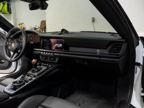 Used 2025 Porsche 911 Carrera T RWD image 16