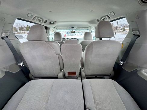 Used 2014 Toyota Sienna LE image 13