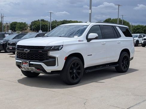 Used 2022 Chevrolet Tahoe Z71 w/ Luxury Package AWD/4WD image 10