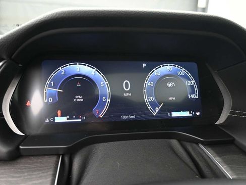 Used 2025 Jeep Grand Cherokee Limited AWD/4WD image 7