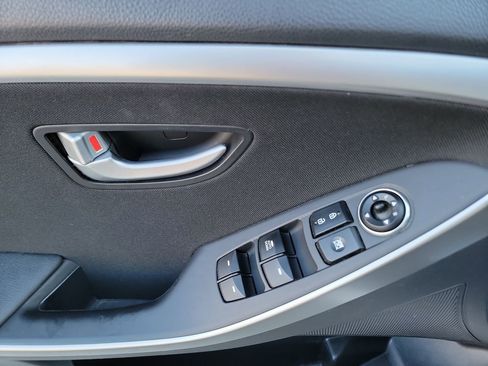 Used 2014 Hyundai Elantra GT image 11