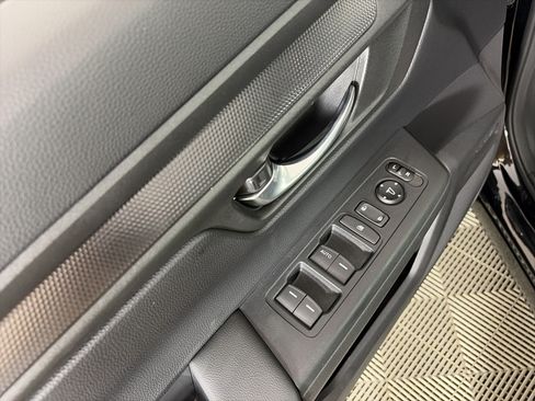 Used 2025 Honda CR-V LX image 25