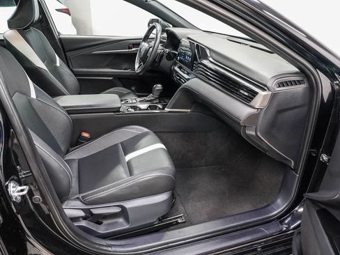 Used 2025 Toyota Camry SE FWD image 16