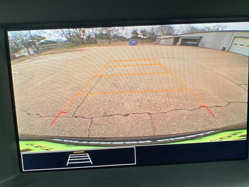 Used 2024 GMC Terrain SLE image 5