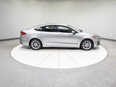 Used 2020 Ford Fusion SE FWD image 5