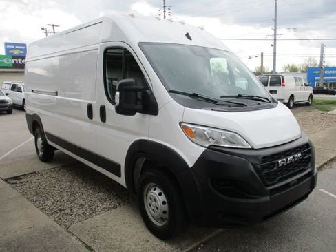 Used 2023 RAM ProMaster 2500 FWD image 3