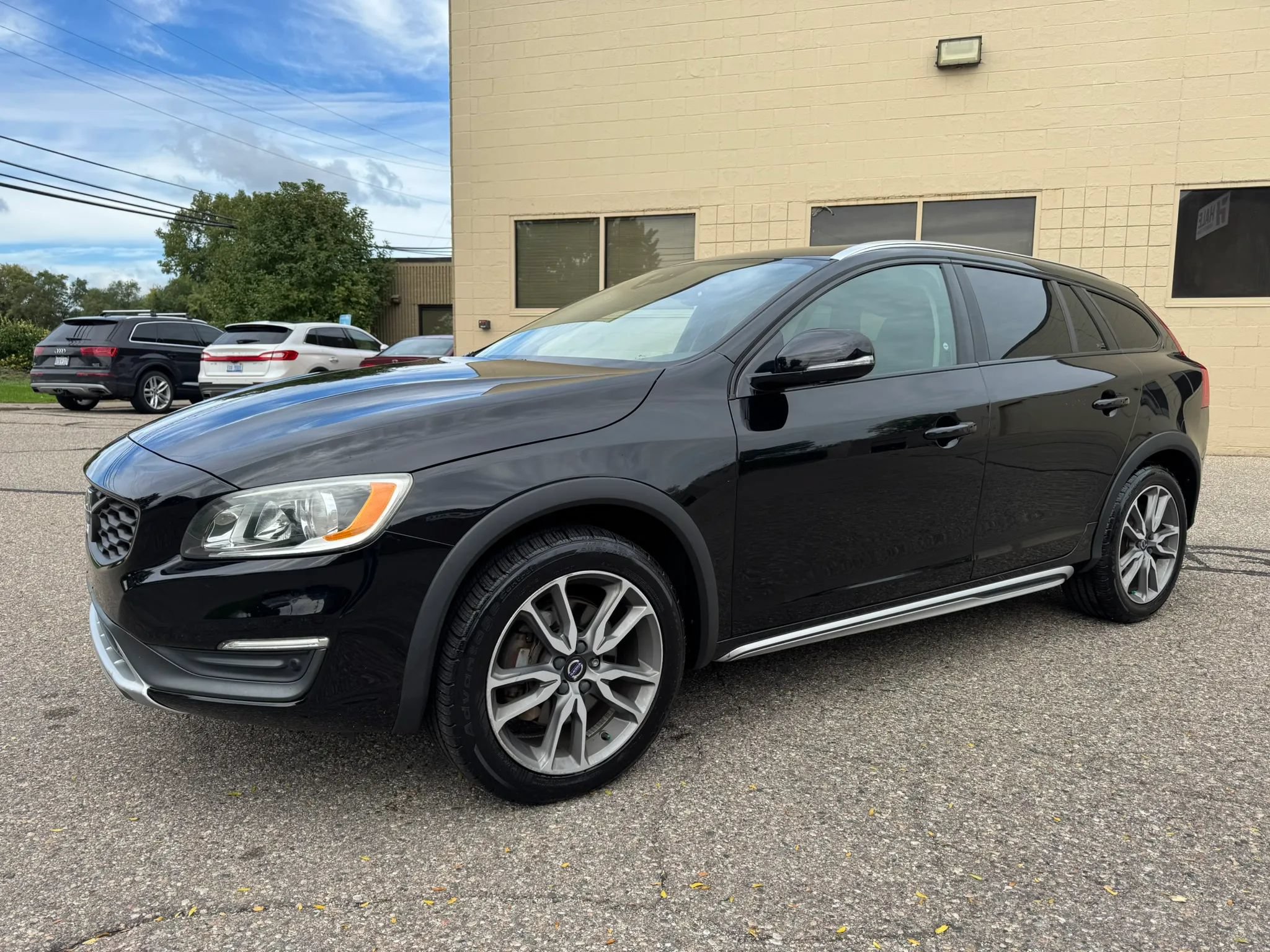 Used 2016 Volvo V60 T5 Cross Country w/ Convenience Package AWD/4WD image 4