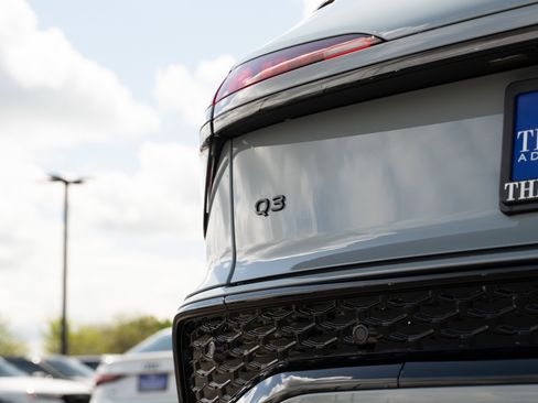 New 2026 Audi Q3 quattro 2.0T AWD/4WD image 30