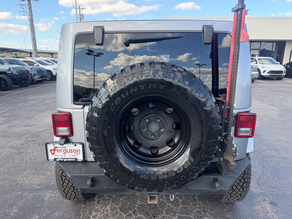 Used 2017 Jeep Wrangler Unlimited Sahara w/ Max Tow Package AWD/4WD image 16