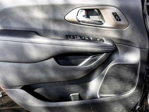 New 2026 Chrysler Pacifica Select image 7