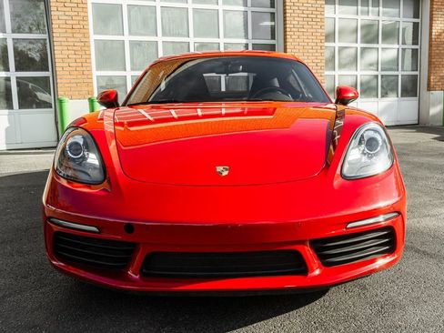 Used 2018 Porsche 718 Cayman Base image 24