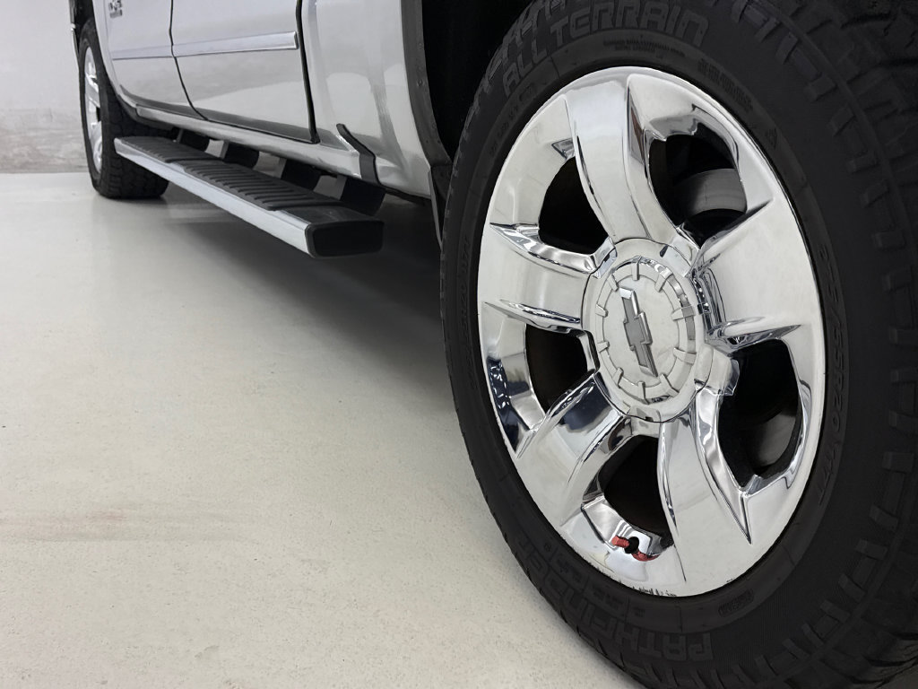 Used 2018 Chevrolet Silverado 1500 LTZ w/ Texas Edition AWD/4WD image 11