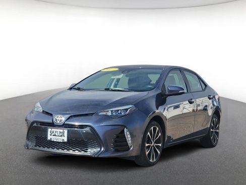 Used 2017 Toyota Corolla SE image 2