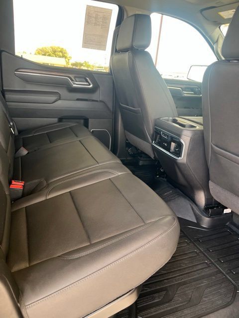 Used 2025 GMC Sierra 1500 SLT AWD/4WD image 11