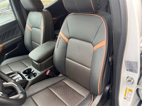 Used 2023 GMC Canyon AT4 w/ AT4 Premium Package image 41