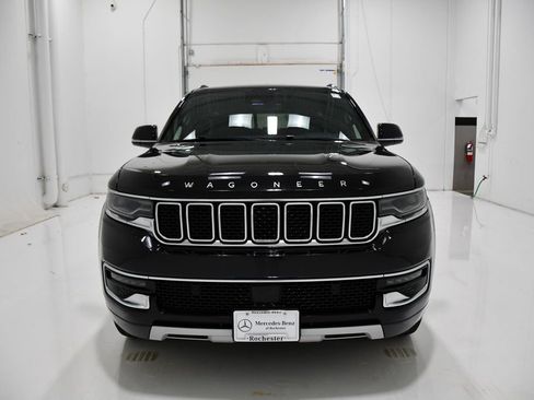 Used 2022 Jeep Wagoneer Series II w/ Flexible Seating Group image 2