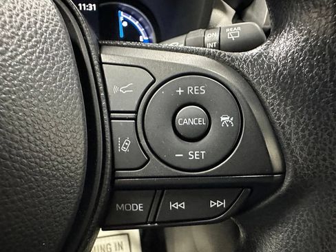 Used 2025 Toyota RAV4 XLE AWD/4WD image 20