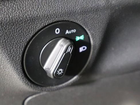 Used 2019 Volkswagen Jetta S image 19