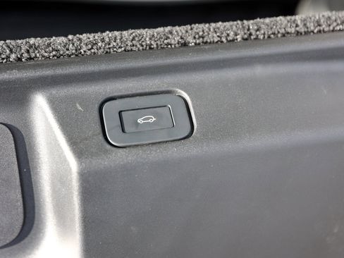 Used 2024 Land Rover Range Rover Autobiography image 15