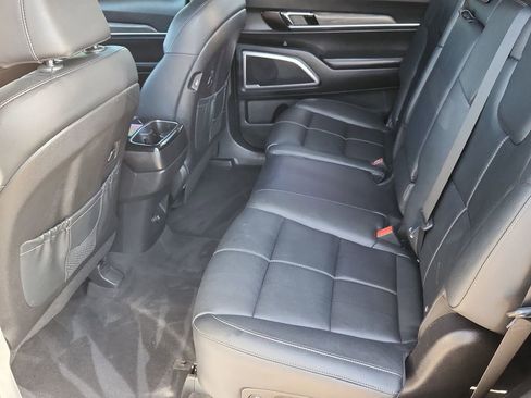 Used 2022 Kia Telluride EX w/ Towing Package image 10