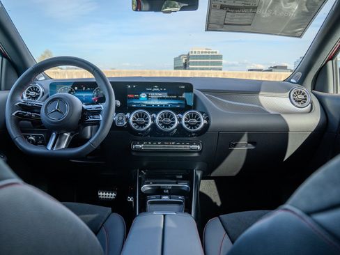 Certified 2026 Mercedes-Benz GLA 250 4MATIC image 18