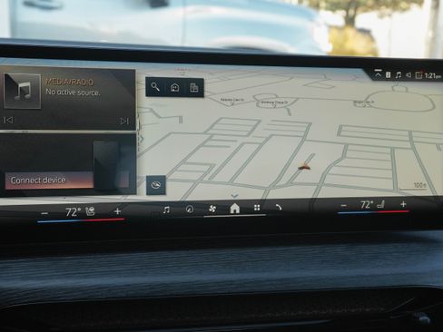 Certified 2025 BMW 430i Coupe w/ Convenience Package image 24