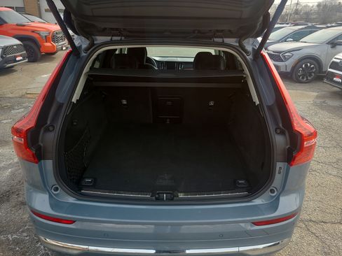 Used 2023 Volvo XC60 B5 Ultimate image 31