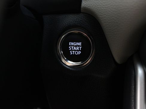 Used 2025 Toyota RAV4 XLE w/ Convenience Package FWD image 18