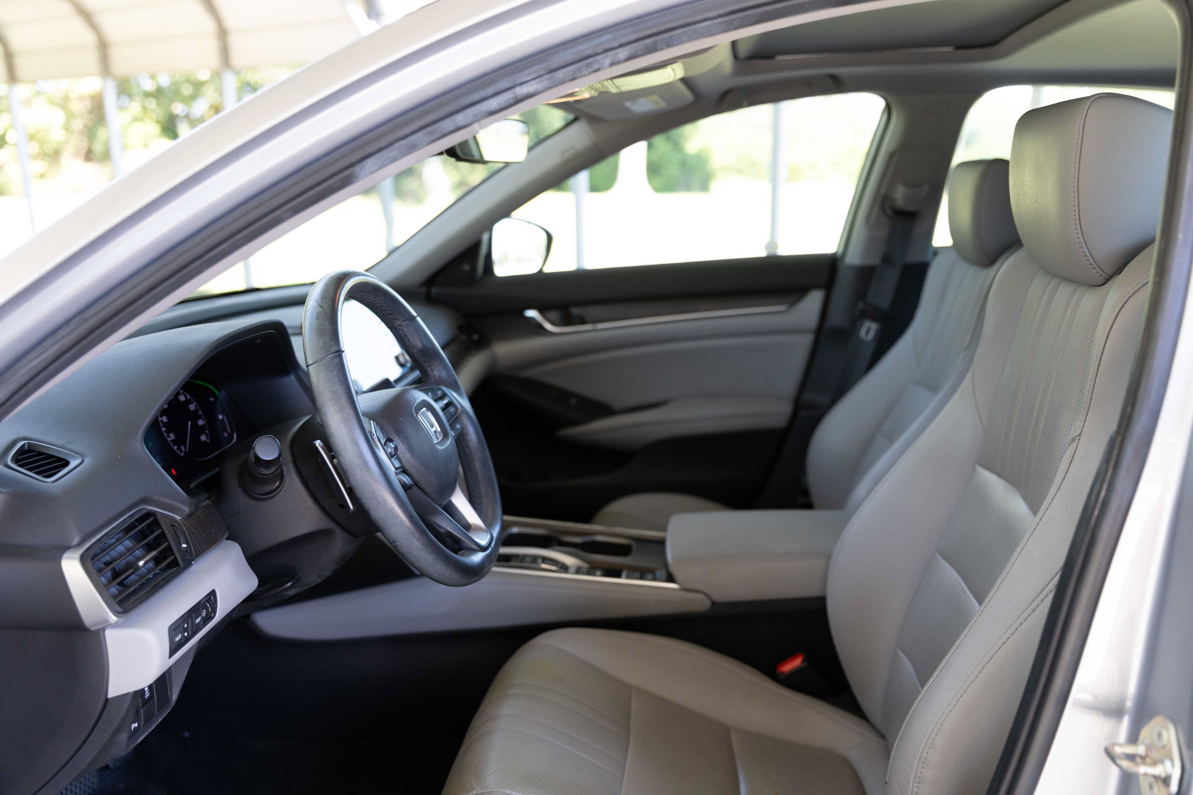 Used 2019 Honda Accord Touring image 7