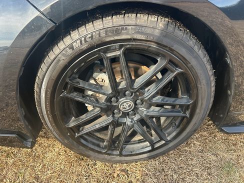 Used 2021 Toyota Corolla XSE image 3