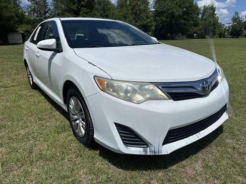 Used 2014 Toyota Camry LE FWD image 3