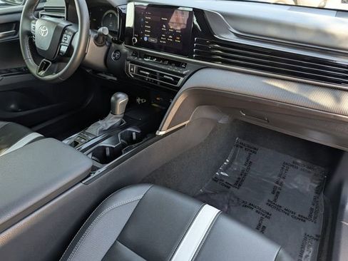 Used 2025 Toyota Camry SE FWD image 31