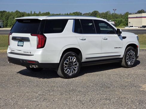 Used 2023 GMC Yukon Denali Ultimate w/ LPO, Floor Liner Package AWD/4WD image 6