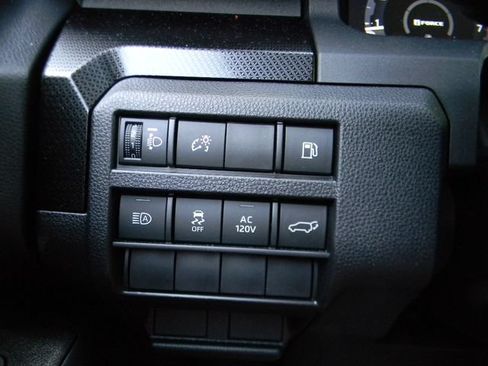 Used 2025 Toyota 4Runner Limited AWD/4WD image 15