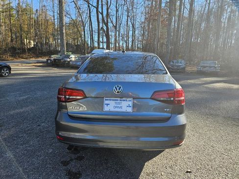 Used 2016 Volkswagen Jetta SE image 7