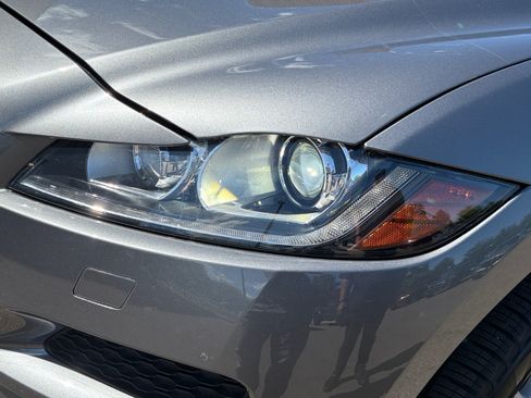 Used 2019 Jaguar F-PACE Prestige AWD/4WD image 9