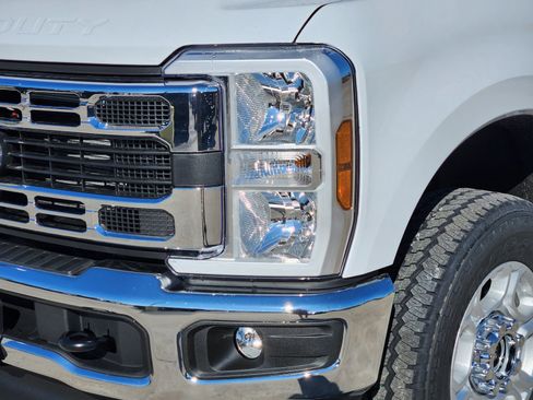 New 2026 Ford F250 XLT w/ FX4 Off-Road Package image 10