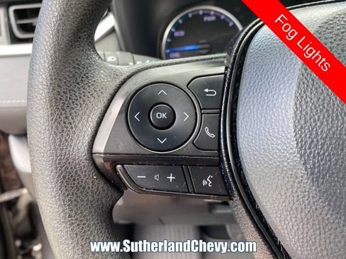 Used 2021 Toyota RAV4 XLE AWD/4WD image 20