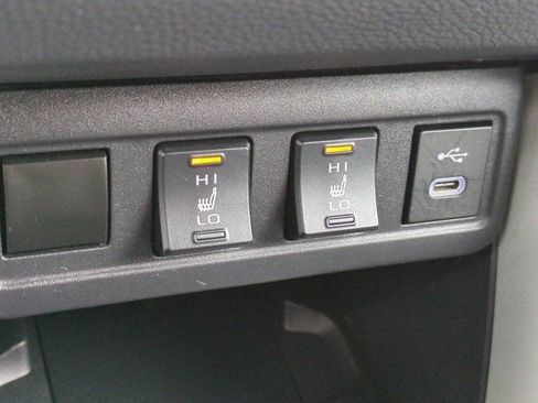 Used 2025 Toyota Corolla Cross XLE AWD/4WD image 13