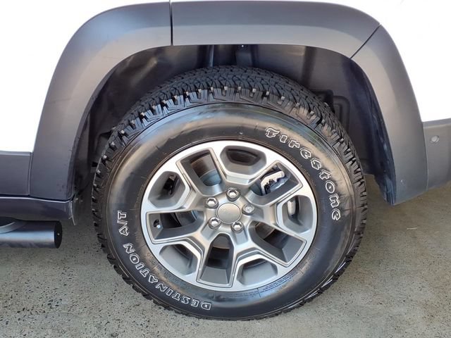 Used 2023 Jeep Cherokee Trailhawk w/ Trailer Tow Group AWD/4WD image 10