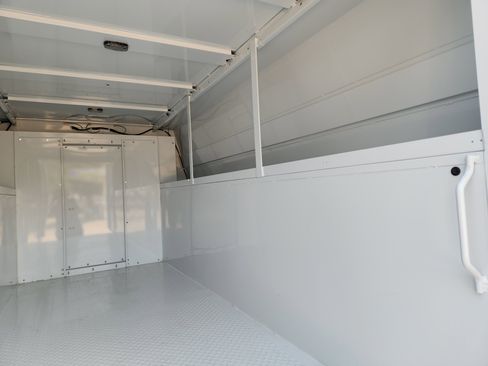 New 2025 Chevrolet Express 3500 image 35