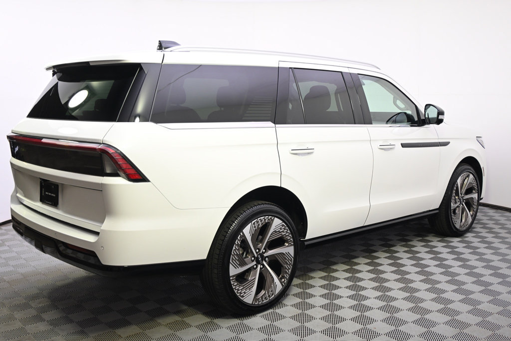 New 2026 Lincoln Navigator Black Label AWD/4WD image 7