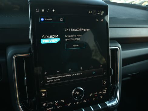 Used 2025 GMC Yukon Denali image 38