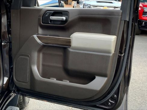 Used 2019 Chevrolet Silverado 1500 LT w/ Texas Edition image 22